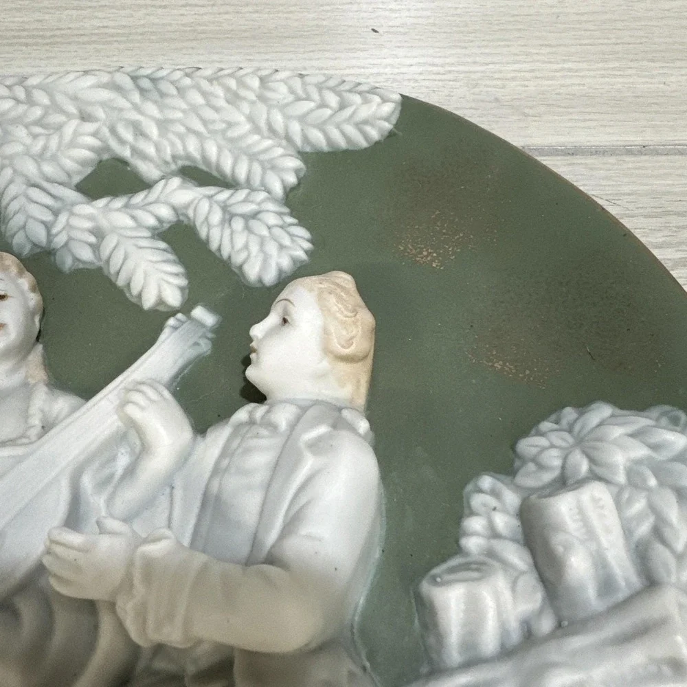 UCAGCO 3D Stone/Ceramic Decorative Plate Japan Green/White‎ 9.25